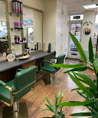 D’s Hair Creations business photo